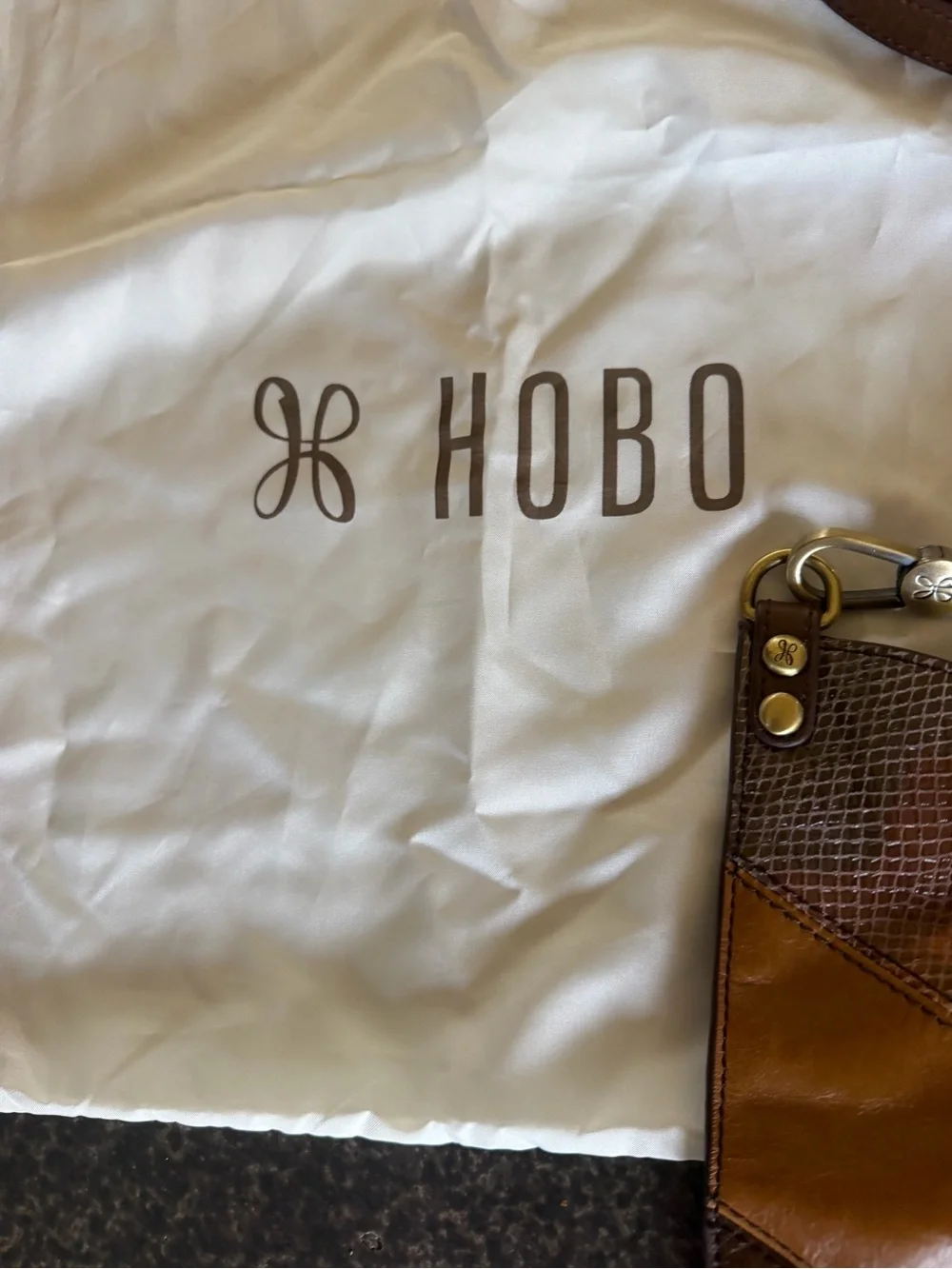 HOBO sheila leather